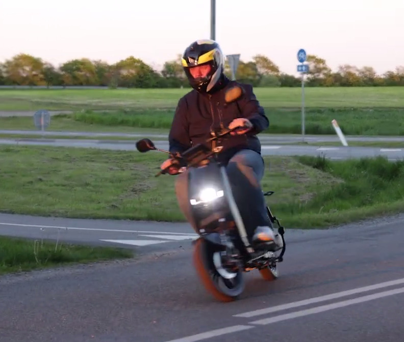 VGA_EV1000_thansenvideo_6.jpg