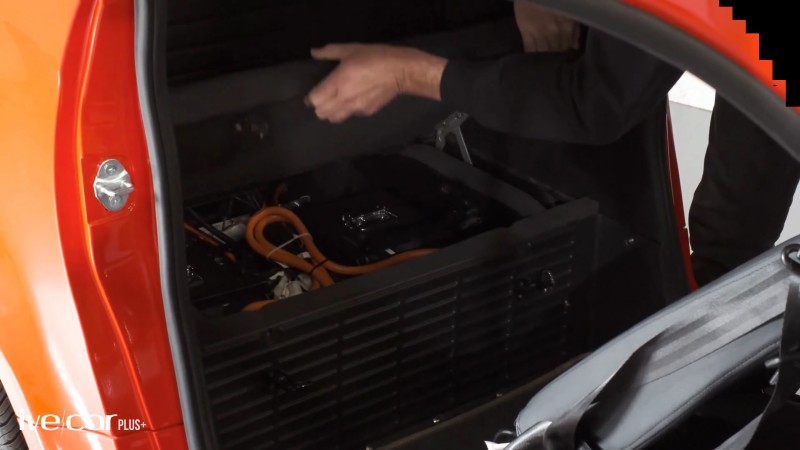 ive-car-plus+_batterirum_2.jpg