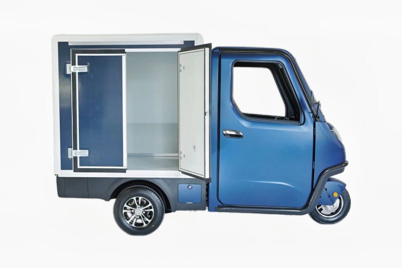 full closed electric cargo triycle