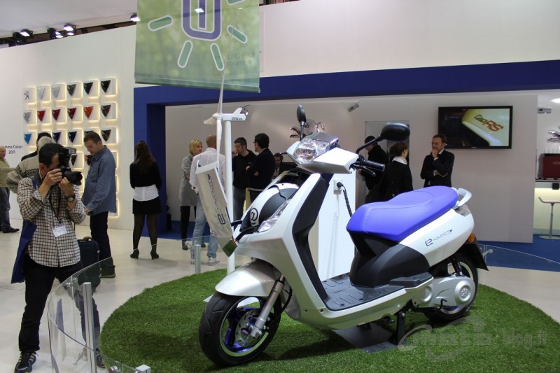 big_peugeot_eicma_01.jpg