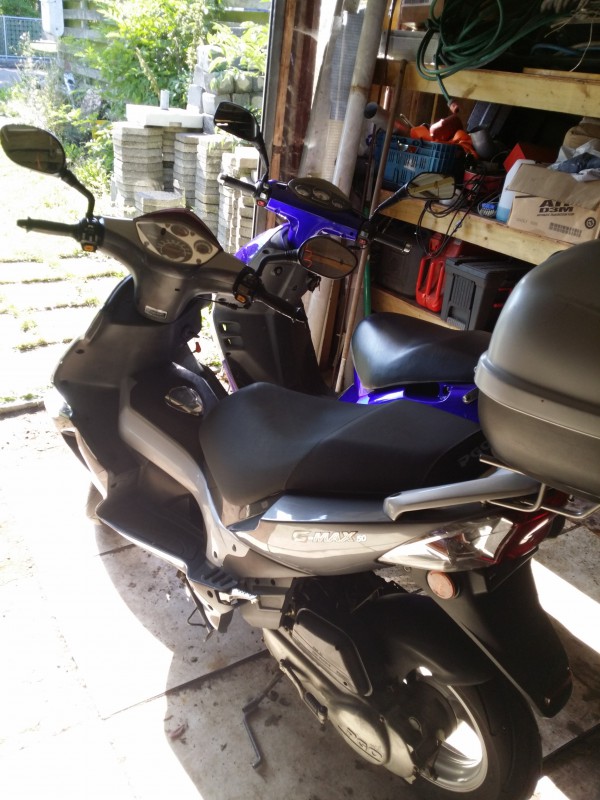 G-max ved siden af Adly'en