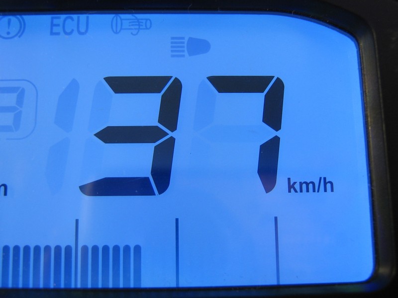 vga_vax_speedometer_32.jpg