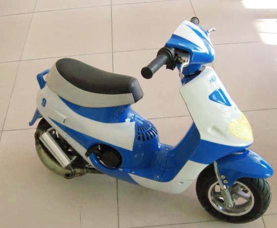 scoot blaa deta.jpg